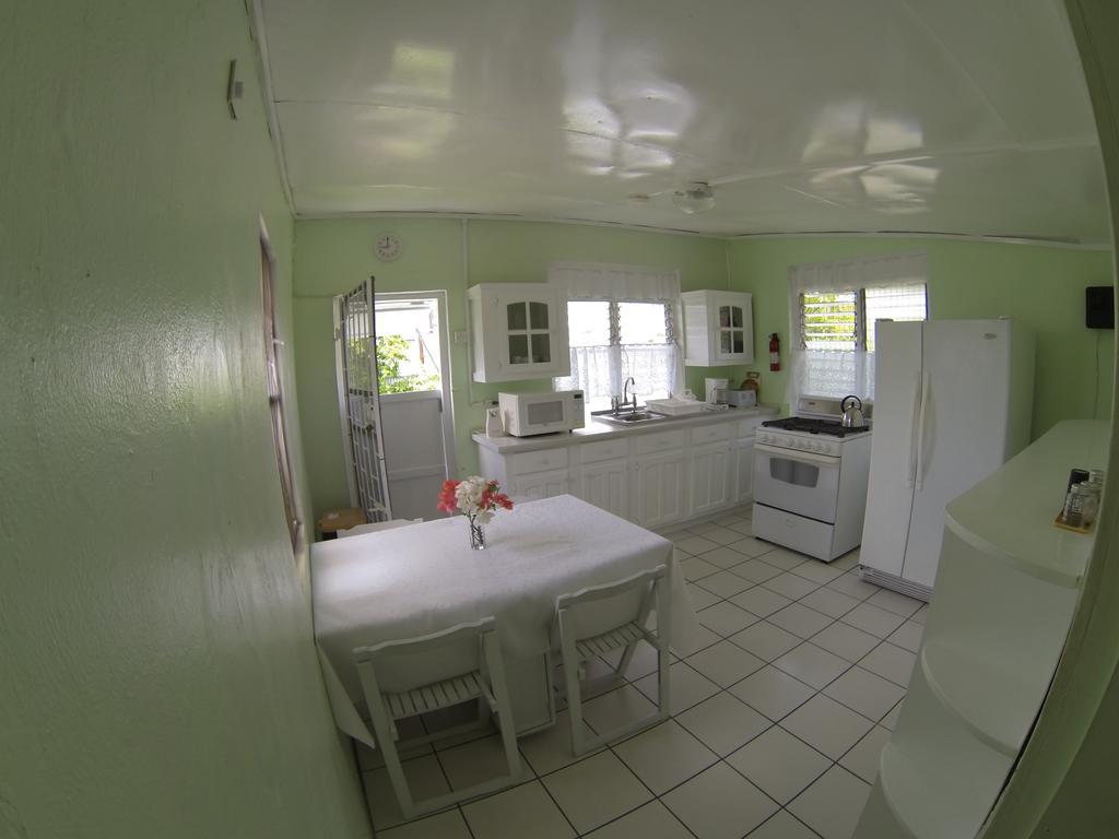 Beach Guest House Cleverdale บริดจ์ทาวน์ ภายนอก รูปภาพ