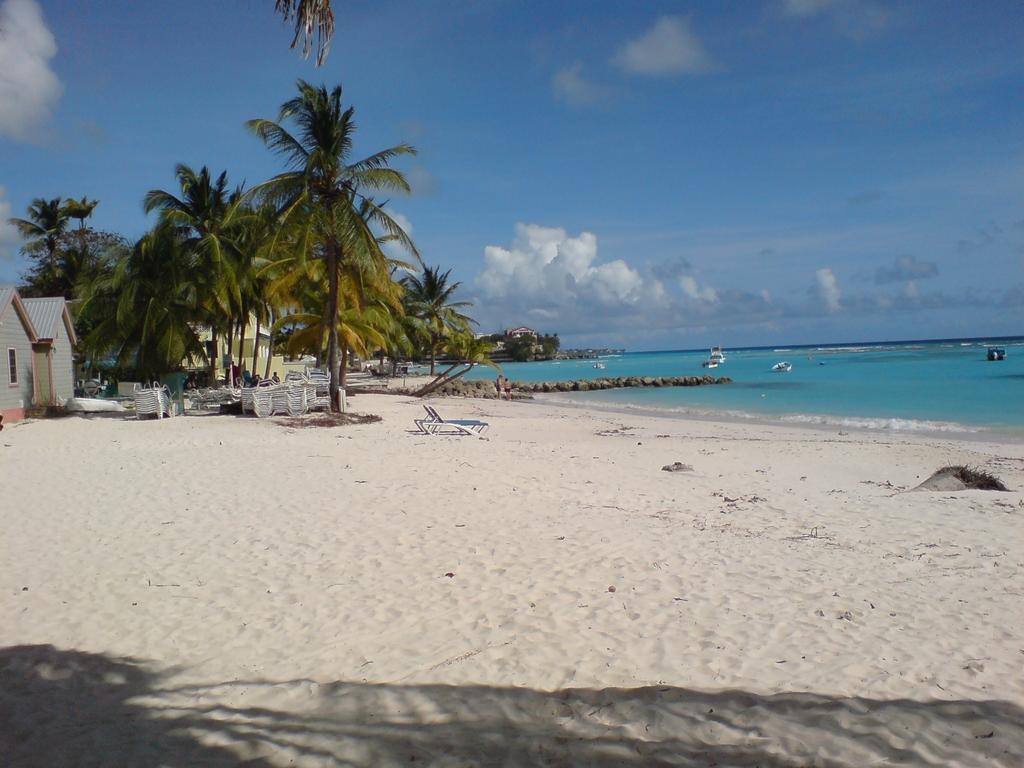 Beach Guest House Cleverdale บริดจ์ทาวน์ ภายนอก รูปภาพ